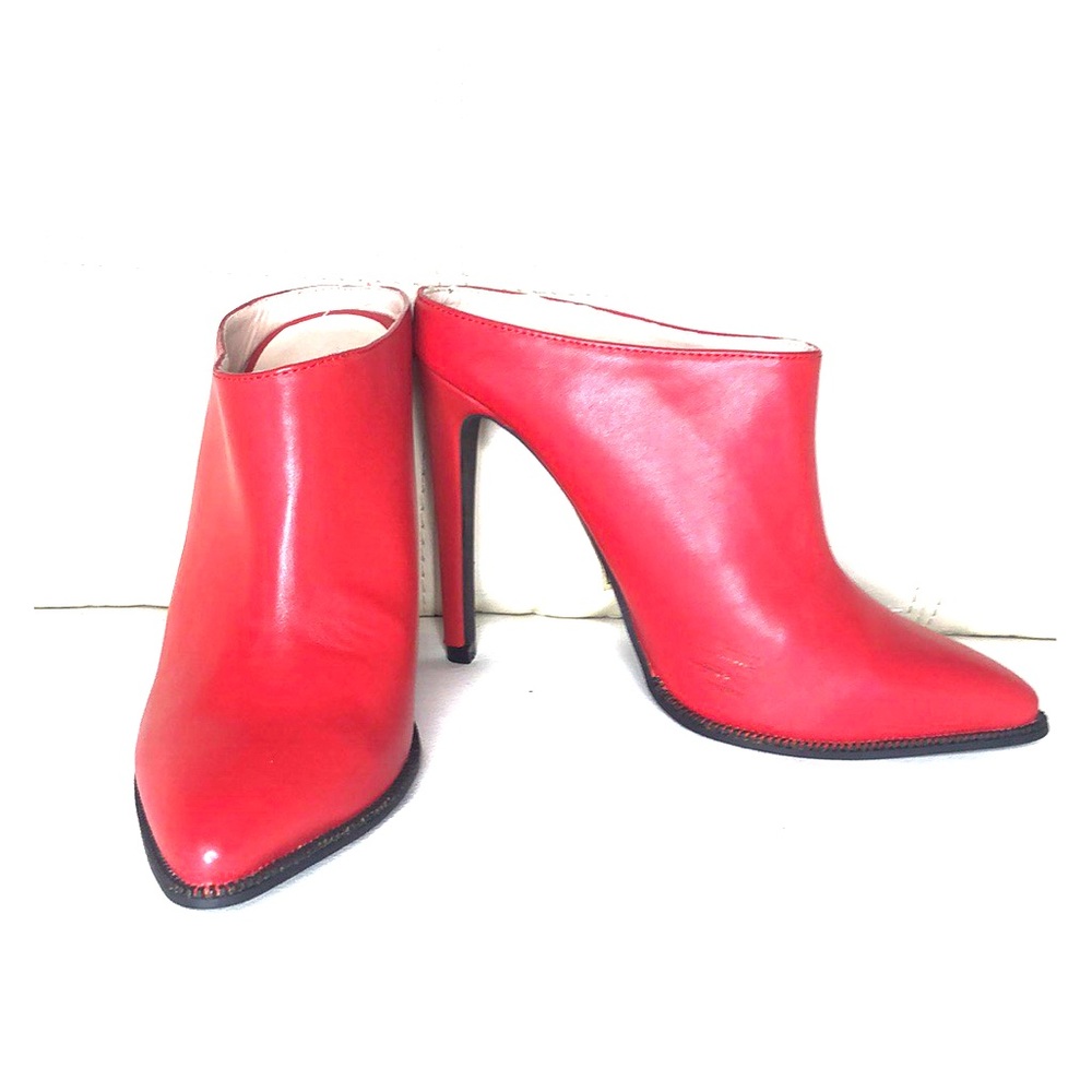 Red Signature Ankle-ish Booties size 71/2